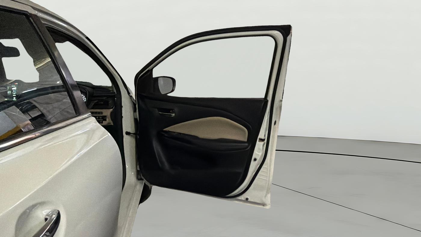 2023 Toyota Glanza V, Petrol, Manual, 82,594 km, RHS Front Door