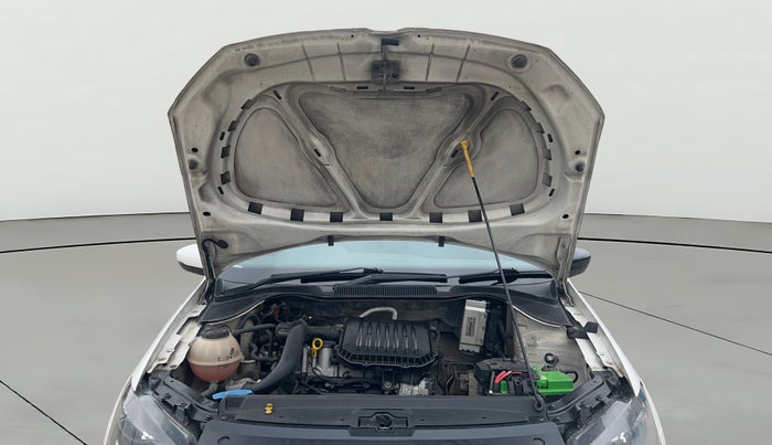 2018 Volkswagen Polo COMFORTLINE 1.0L MPI, Petrol, Manual, 1,38,642 km, Open Bonet