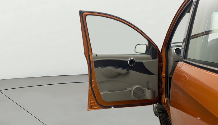 2016 Mahindra NUVOSPORT N8, Diesel, Manual, 1,30,472 km, LHS Front Door