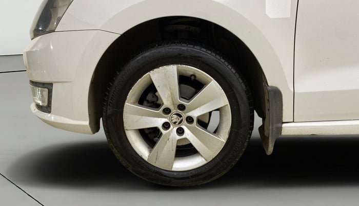 2017 Skoda Rapid AMBITION 1.6 MPI AT, Petrol, Automatic, 61,048 km, Left Front Wheel