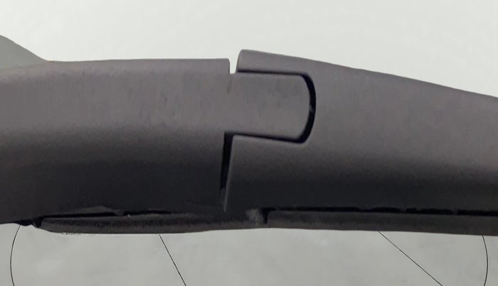 2015 Renault Duster 85 PS RXL DIESEL, Diesel, Manual, 1,46,319 km, Rear Wiper