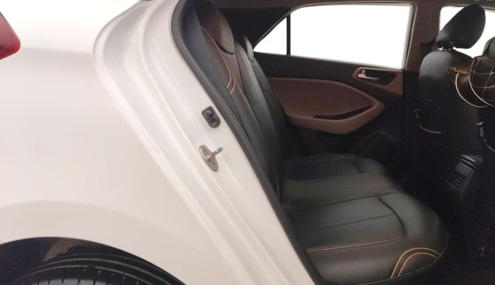 2020 Hyundai Elite i20 SPORTZ PLUS 1.2, Petrol, Manual, 77,387 km, Right Side Rear Door Cabin