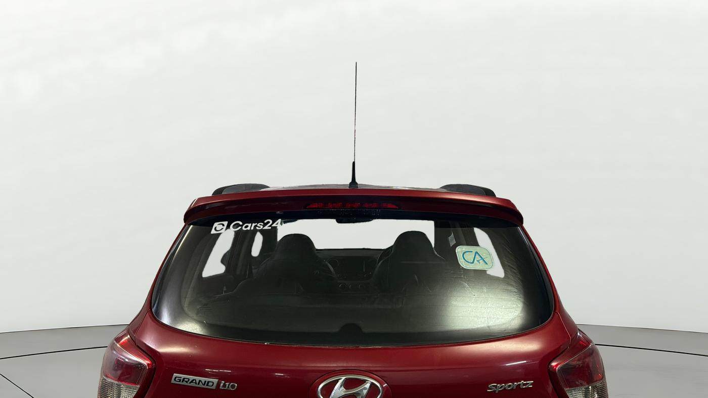 2018 Hyundai Grand i10 SPORTZ AT 1.2 KAPPA VTVT, Petrol, Automatic, 28,328 km, Rear Windshield