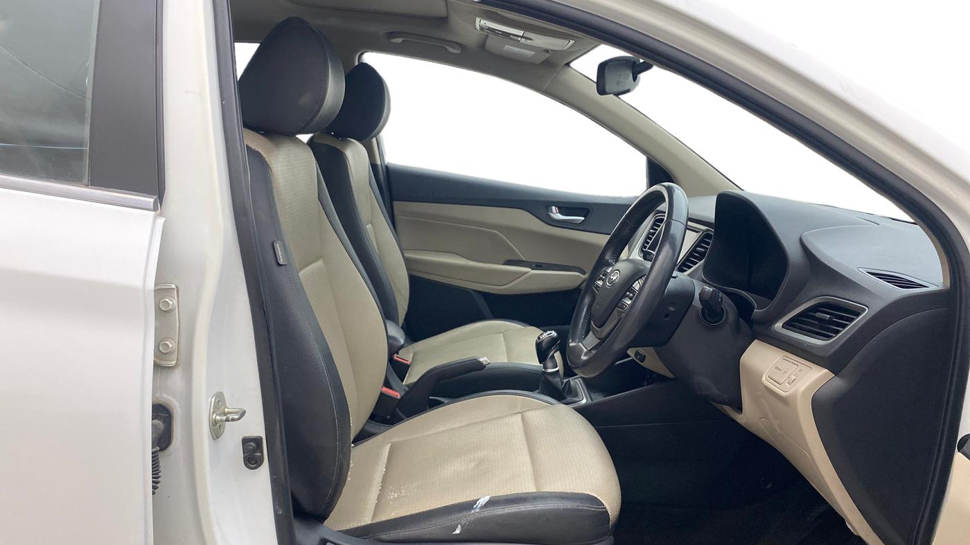 2019 Hyundai Verna 1.6 VTVT SX O, Petrol, Manual, 65,467 km, Right Side Front Door Cabin