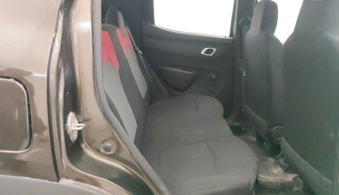 2018 Renault Kwid RXT 1.0 AMT (O), Petrol, Automatic, 39,980 km, Right Side Rear Door Cabin