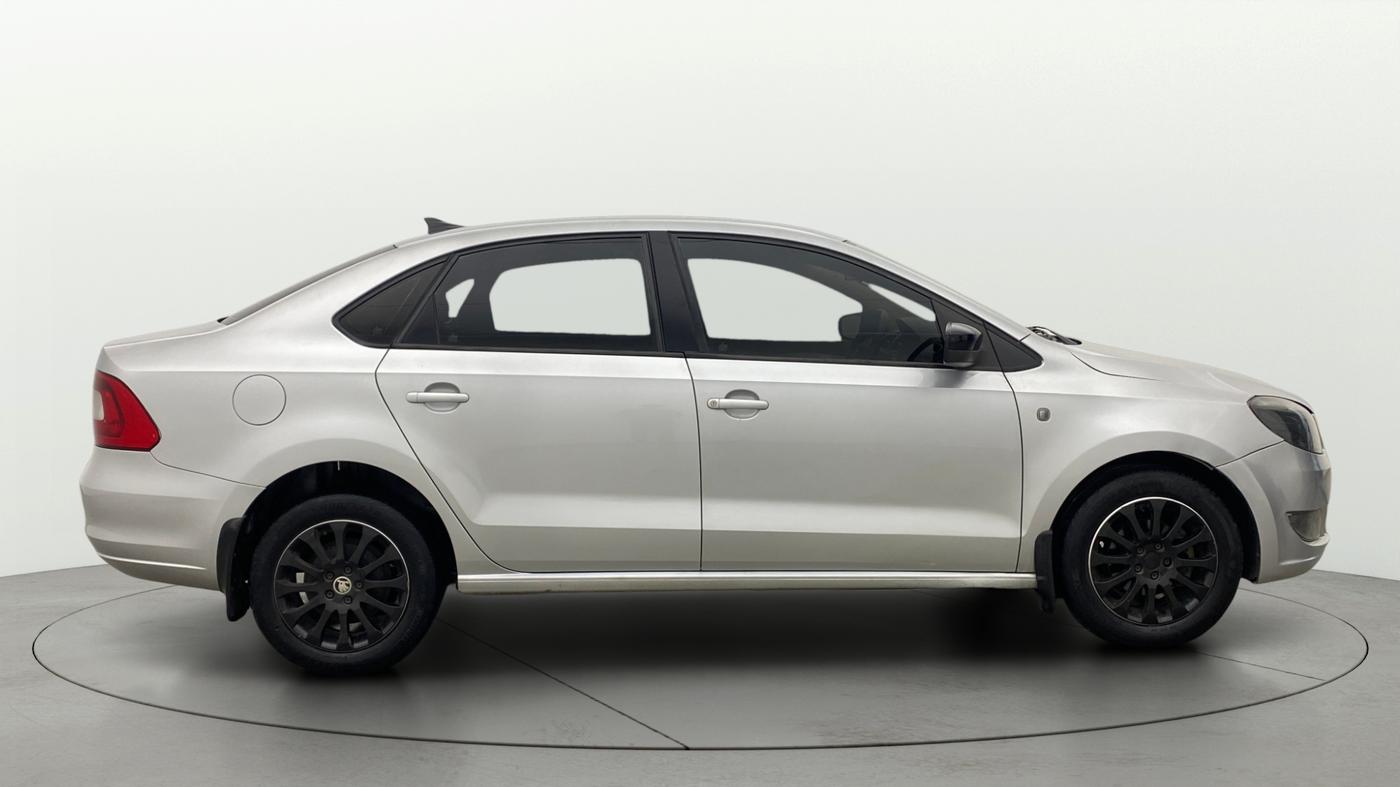 2015 Skoda Rapid 1.5 TDI CR ELEGANCE AT, Diesel, Automatic, 53,592 km, Right Side View