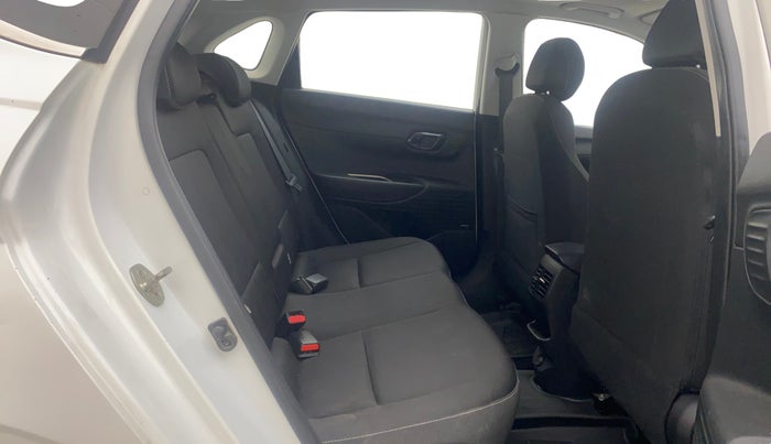 2022 Hyundai NEW I20 ASTA (O) 1.5 CRDI MT, Diesel, Manual, 91,918 km, Right Side Rear Door Cabin