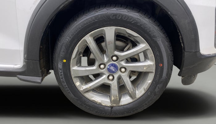 2018 Ford FREESTYLE TITANIUM 1.2 PETROL, Petrol, Manual, 1,00,443 km, Right Front Wheel