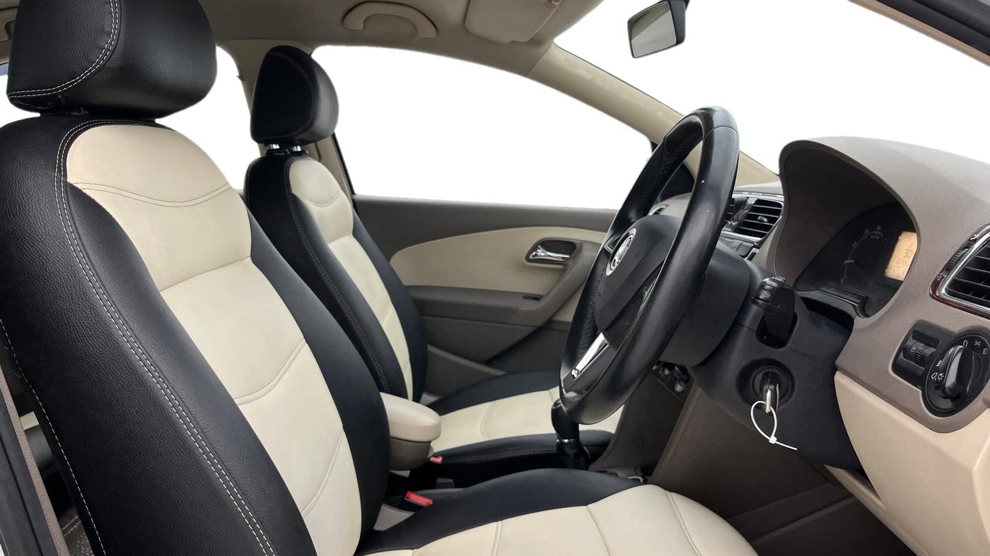 2015 Skoda Rapid AMBITION 1.6 MPI MT PLUS, Petrol, Manual, 67,754 km, Right Side Front Door Cabin