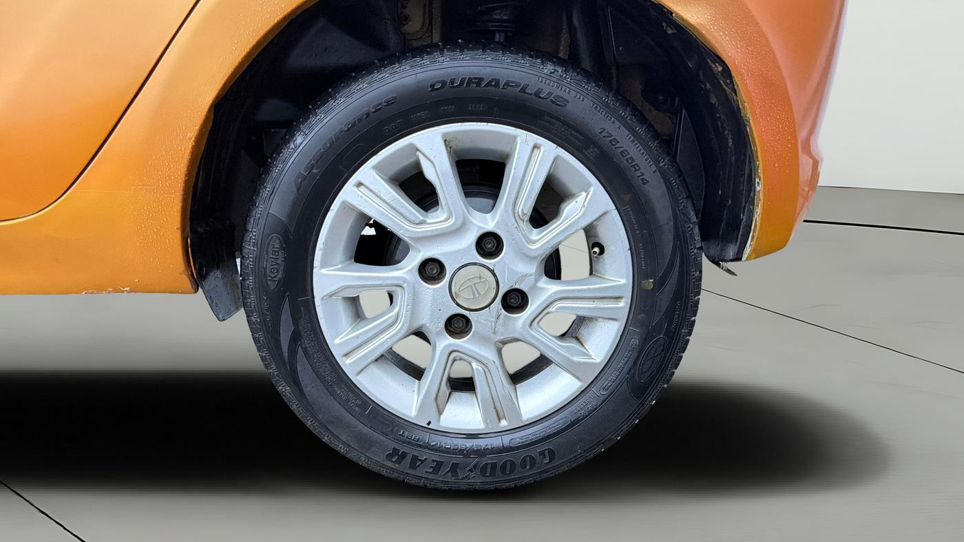 2018 Tata Tiago XZ PETROL, Petrol, Manual, 59,564 km, Left Rear Wheel