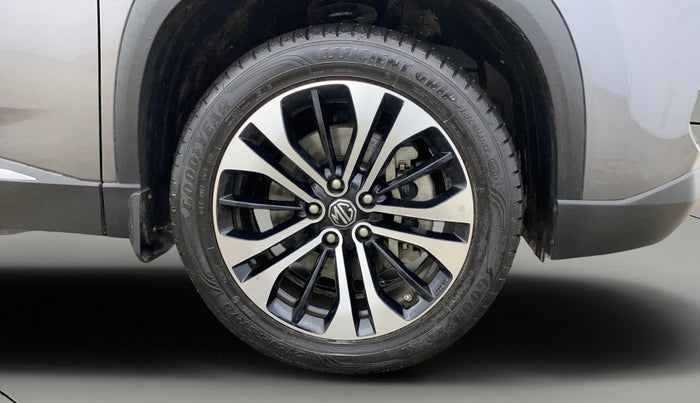 2023 MG HECTOR SHARP 1.5 PETROL CVT, Petrol, Automatic, 12,146 km, Right Front Wheel