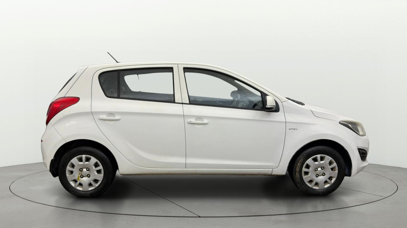 2012 Hyundai i20 MAGNA (O) 1.2, Petrol, Manual, 99,074 km, Right Side View