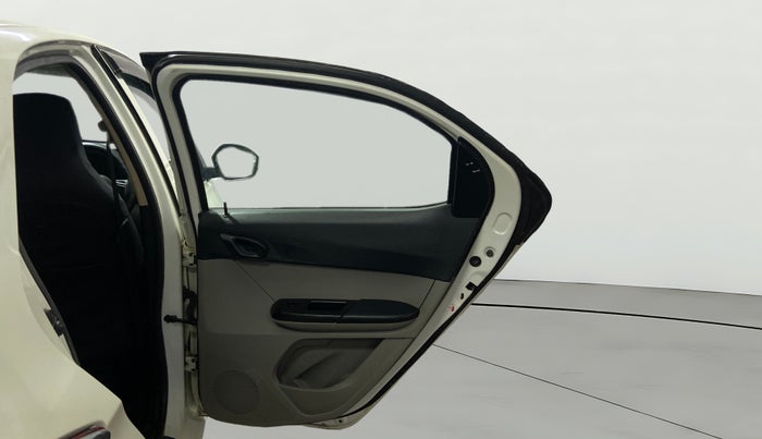 2018 Tata Tiago XT PETROL, Petrol, Manual, 76,449 km, RHS Rear Door