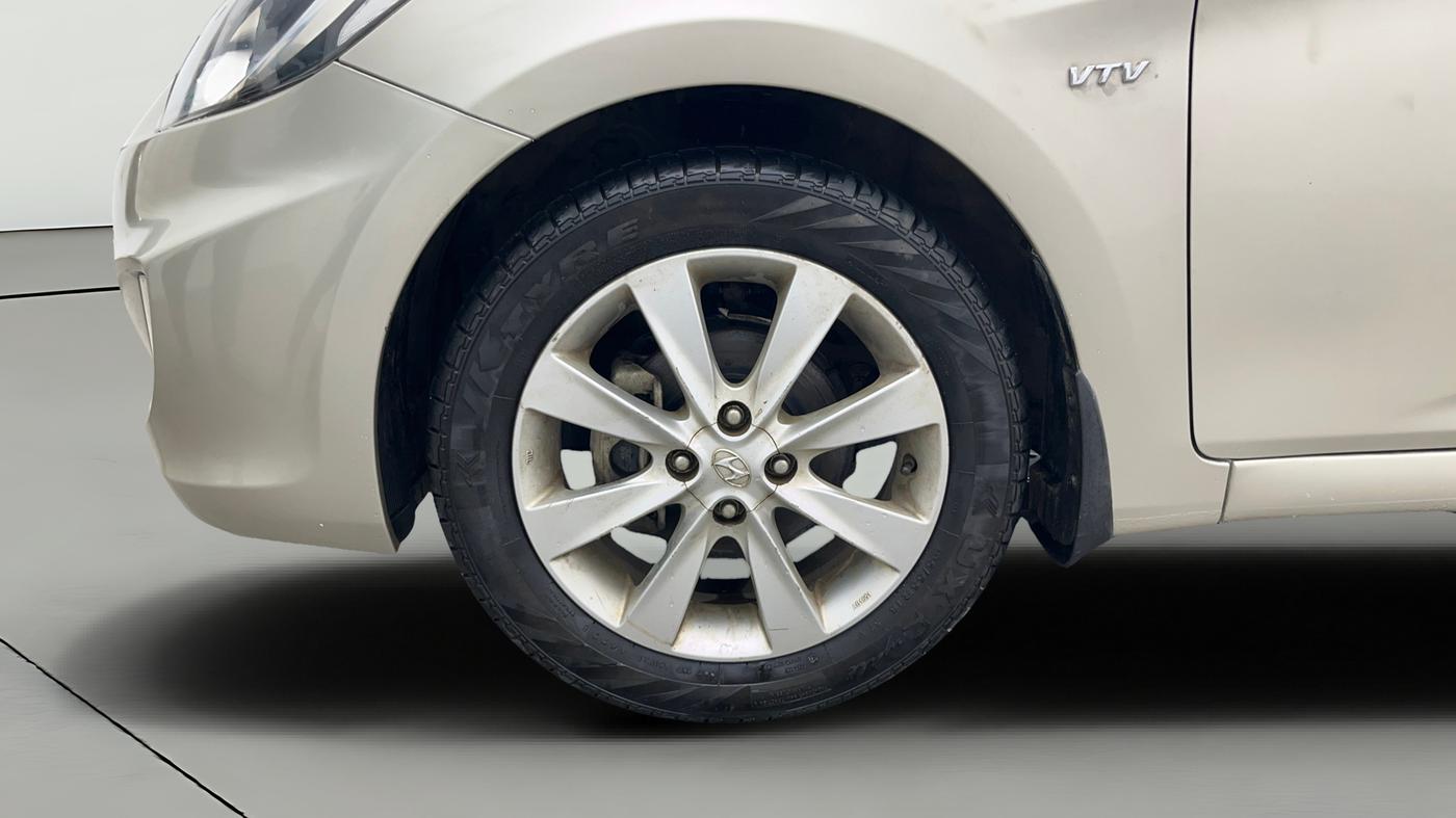 2012 Hyundai Verna FLUIDIC 1.6 VTVT SX, Petrol, Manual, 79,479 km, Left Front Wheel