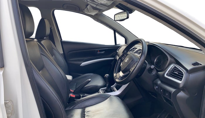 2020 Maruti S Cross ALPHA 1.5, Petrol, Manual, 1,03,527 km, Right Side Front Door Cabin