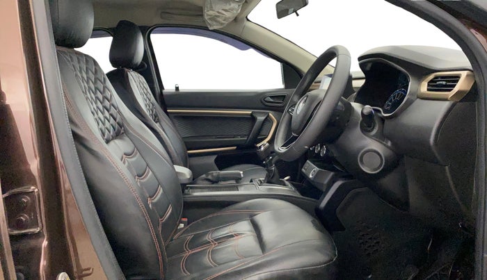 2022 Renault Kiger RXT MT, Petrol, Manual, 21,103 km, Right Side Front Door Cabin