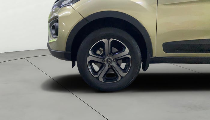 2022 Tata NEXON XZ PLUS (PREMIUM) KAZIRANGA DIESEL, Diesel, Manual, 57,219 km, Left Front Wheel