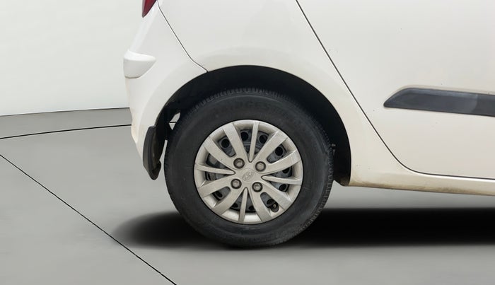 2015 Hyundai i10 SPORTZ 1.1, Petrol, Manual, 37,919 km, Right Rear Wheel