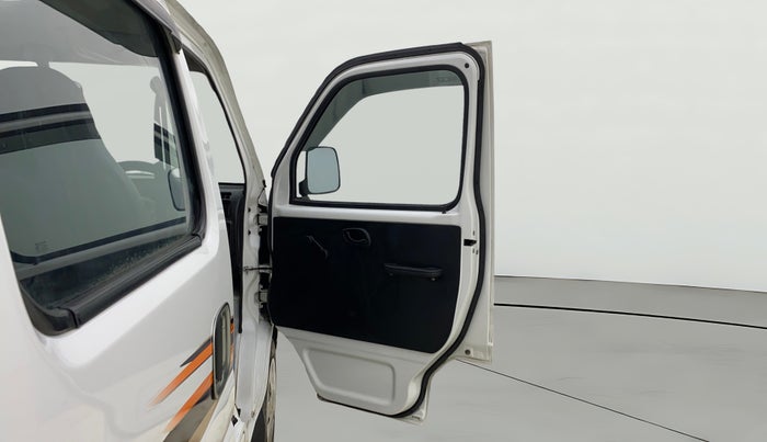 2022 Maruti Eeco 5 STR AC (O), Petrol, Manual, 25,516 km, RHS Front Door