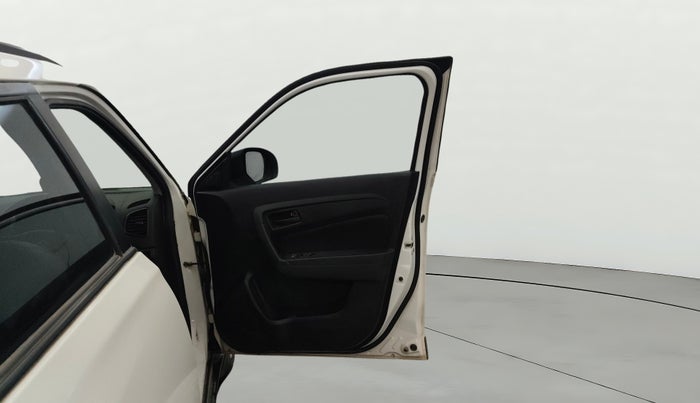 2021 Maruti Vitara Brezza VXI AT SHVS, Petrol, Automatic, 42,991 km, RHS Front Door