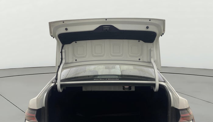 2023 Hyundai Verna SX (O)1.5 VTVT, Petrol, Manual, 24,791 km, Boot Door Open