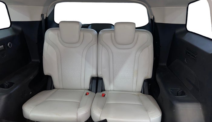 2021 Mahindra XUV700 AX 7 LUXURY P AT 7 STR, Petrol, Automatic, 59,814 km, Third Seat Row ( optional )