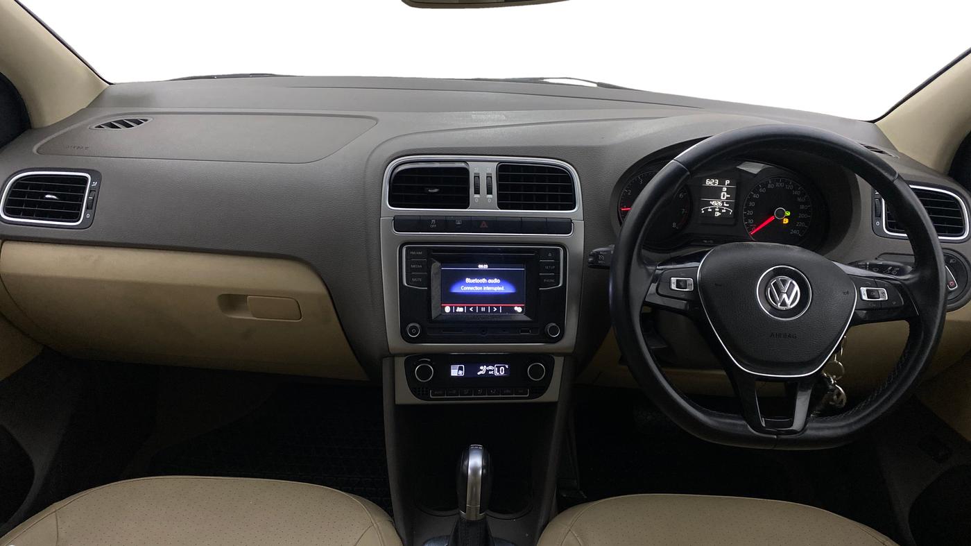 2016 Volkswagen Vento HIGHLINE PETROL AT, Petrol, Automatic, 49,229 km, Dashboard