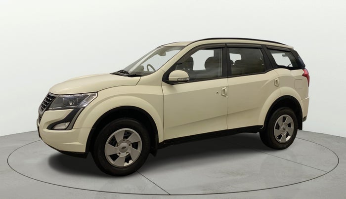 2019 Mahindra XUV500 W7 AT, Diesel, Automatic, 60,037 km, Left Front Diagonal