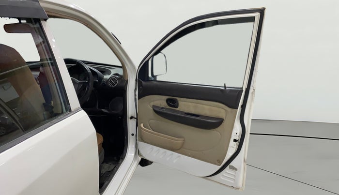 2014 Hyundai Santro Xing GL PLUS, Petrol, Manual, 75,744 km, RHS Front Door