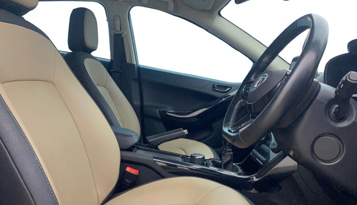 2022 Tata NEXON XZ PLUS (PREMIUM) KAZIRANGA PETROL, Petrol, Manual, 43,128 km, Right Side Front Door Cabin