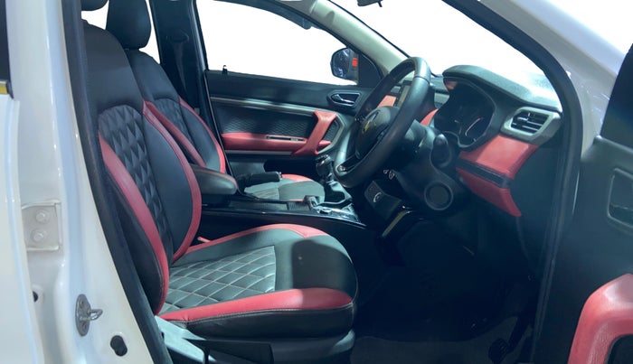 2022 Renault Kiger RXZ MT, Petrol, Manual, 28,173 km, Right Side Front Door Cabin