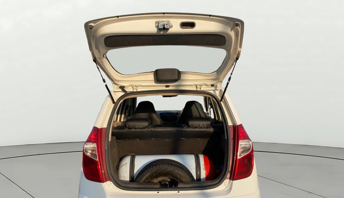 2013 Hyundai i10 MAGNA 1.1, CNG, Manual, 80,438 km, Boot Door Open