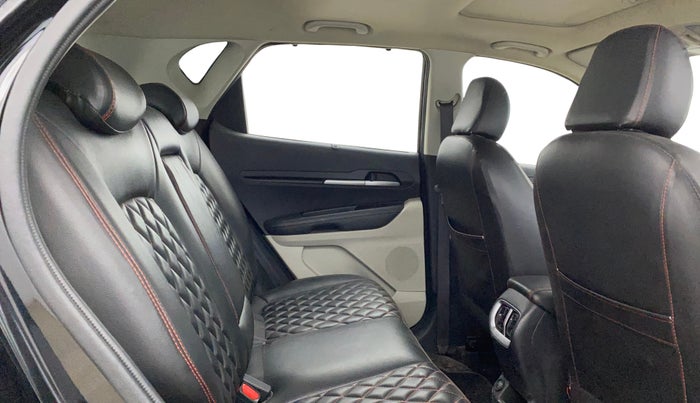 2021 KIA SONET HTX 1.0 IMT, Petrol, Manual, 33,231 km, Right Side Rear Door Cabin