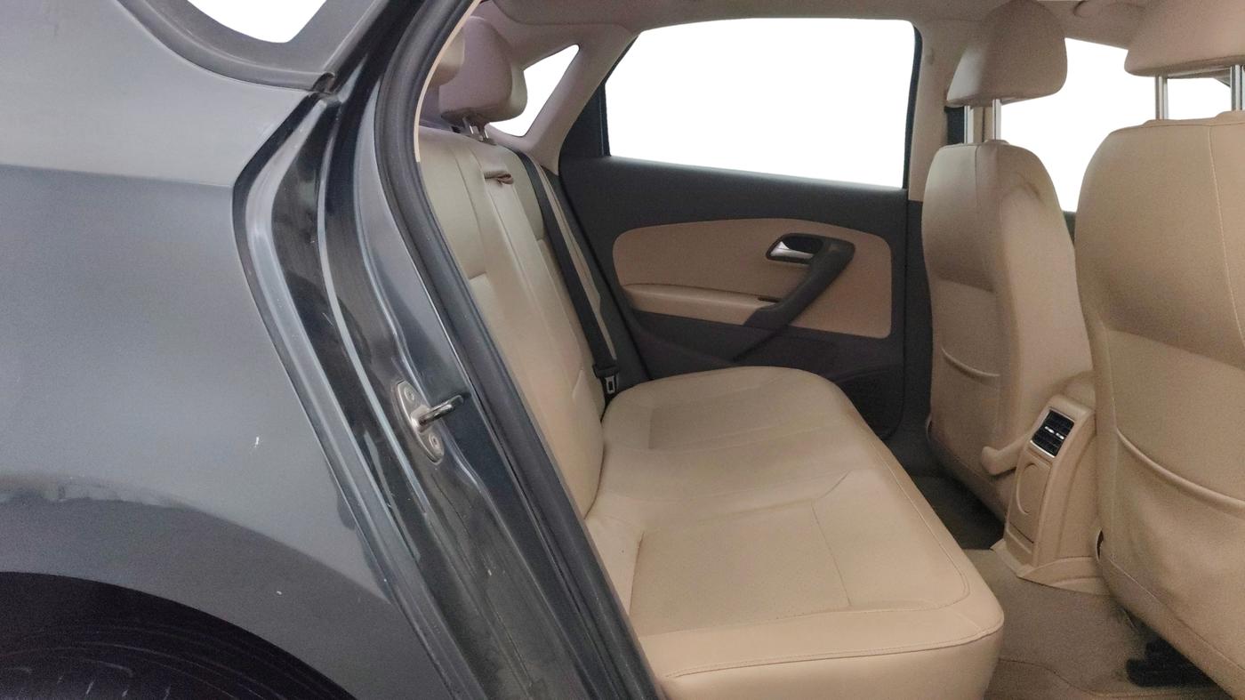 2015 Volkswagen Vento HIGHLINE 1.5 AT, Diesel, Automatic, 1,43,813 km, Right Side Rear Door Cabin