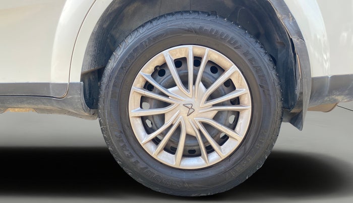 2017 Mahindra XUV500 W6, Diesel, Manual, 88,820 km, Left Rear Wheel