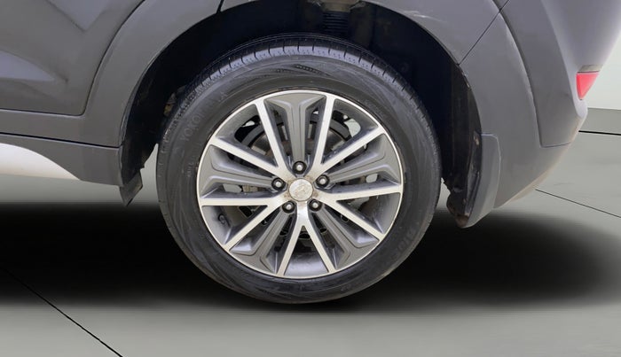 2017 Hyundai Tucson GLS 2WD AT DIESEL, Diesel, Automatic, 1,32,365 km, Left Rear Wheel