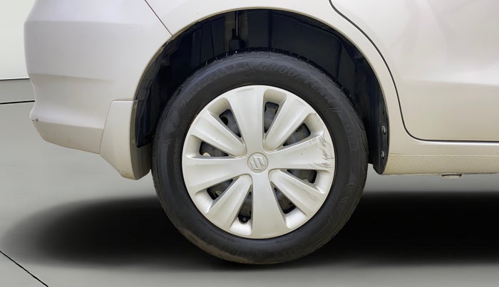 2016 Maruti Ertiga VXI, Petrol, Manual, 32,301 km, Right Rear Wheel