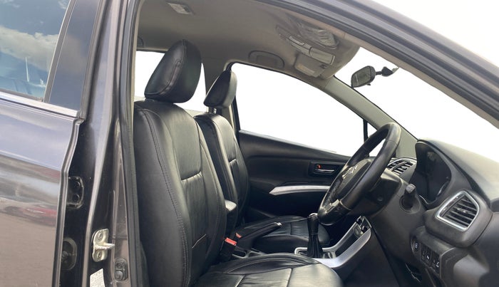 2018 Maruti S Cross ZETA 1.3, Diesel, Manual, 1,17,600 km, Right Side Front Door Cabin