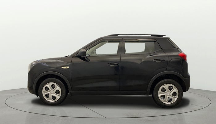 2023 Mahindra XUV300 W4 1.2 PETROL, Petrol, Manual, 52,472 km, Left Side