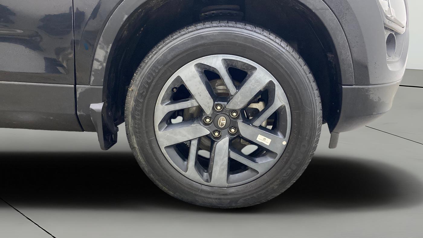 2023 Tata Safari XZA PLUS O DARK EDITION, Diesel, Automatic, 32,661 km, Right Front Wheel