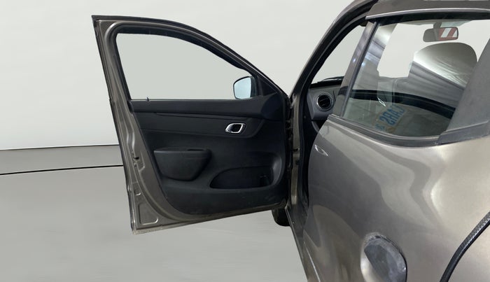 2019 Renault Kwid RXT 1.0 (O), Petrol, Manual, 50,718 km, LHS Front Door