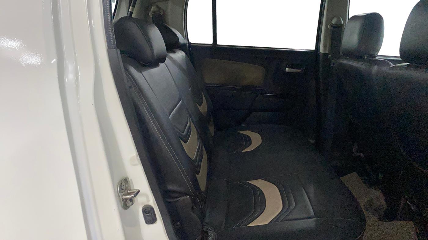 2017 Maruti Wagon R 1.0 VXI, Petrol, Manual, 35,461 km, Right Side Rear Door Cabin