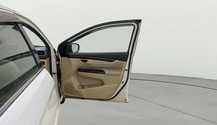 2016 Maruti Ciaz ZXI+ AT, Petrol, Automatic, 70,315 km, RHS Front Door