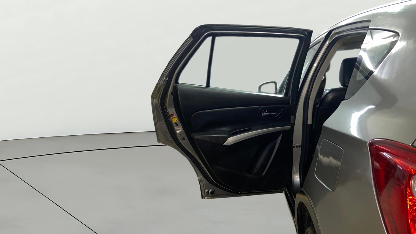 2015 Maruti S Cross ALPHA 1.6, Diesel, Manual, 1,32,030 km, LHS Rear Door