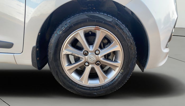 2016 Hyundai Grand i10 ASTA (O) AT 1.2 KAPPA VTVT, Petrol, Automatic, 88,175 km, Right Front Wheel