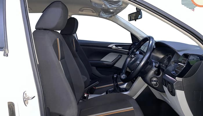 2022 Skoda KUSHAQ AMBITION 1.0L TSI MT, Petrol, Manual, 65,634 km, Right Side Front Door Cabin