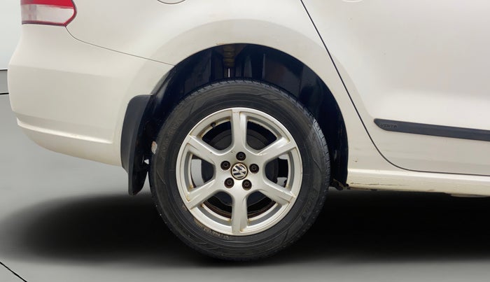 2013 Volkswagen Vento HIGHLINE 1.6 MPI, Petrol, Manual, 1,17,067 km, Right Rear Wheel