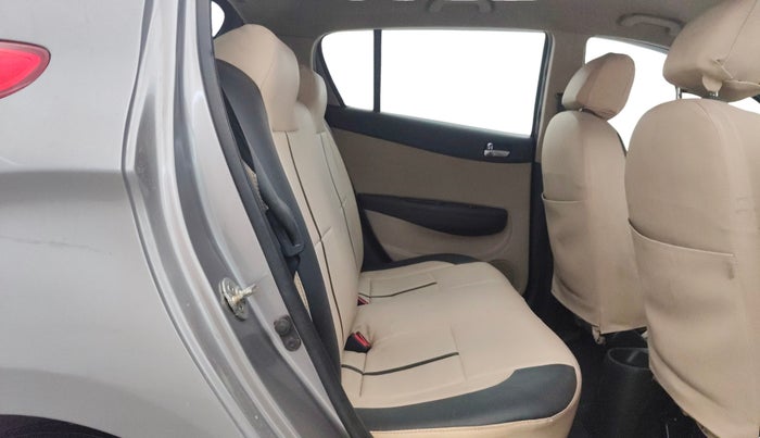 2013 Hyundai i20 MAGNA 1.2, Petrol, Manual, 74,070 km, Right Side Rear Door Cabin