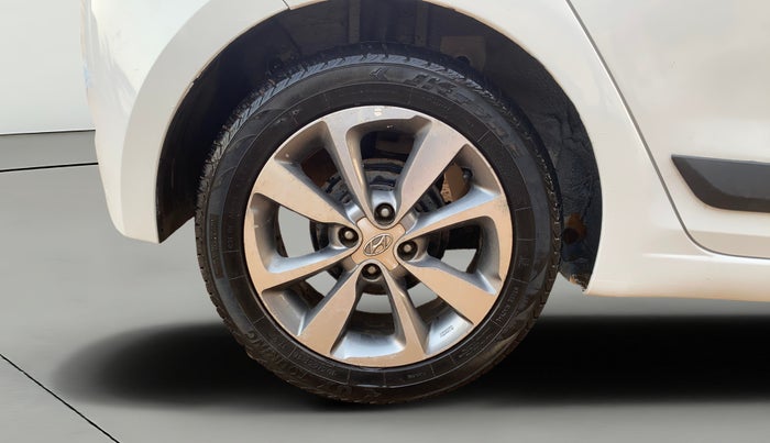 2017 Hyundai Elite i20 ASTA 1.2 (O), CNG, Manual, 1,39,563 km, Right Rear Wheel