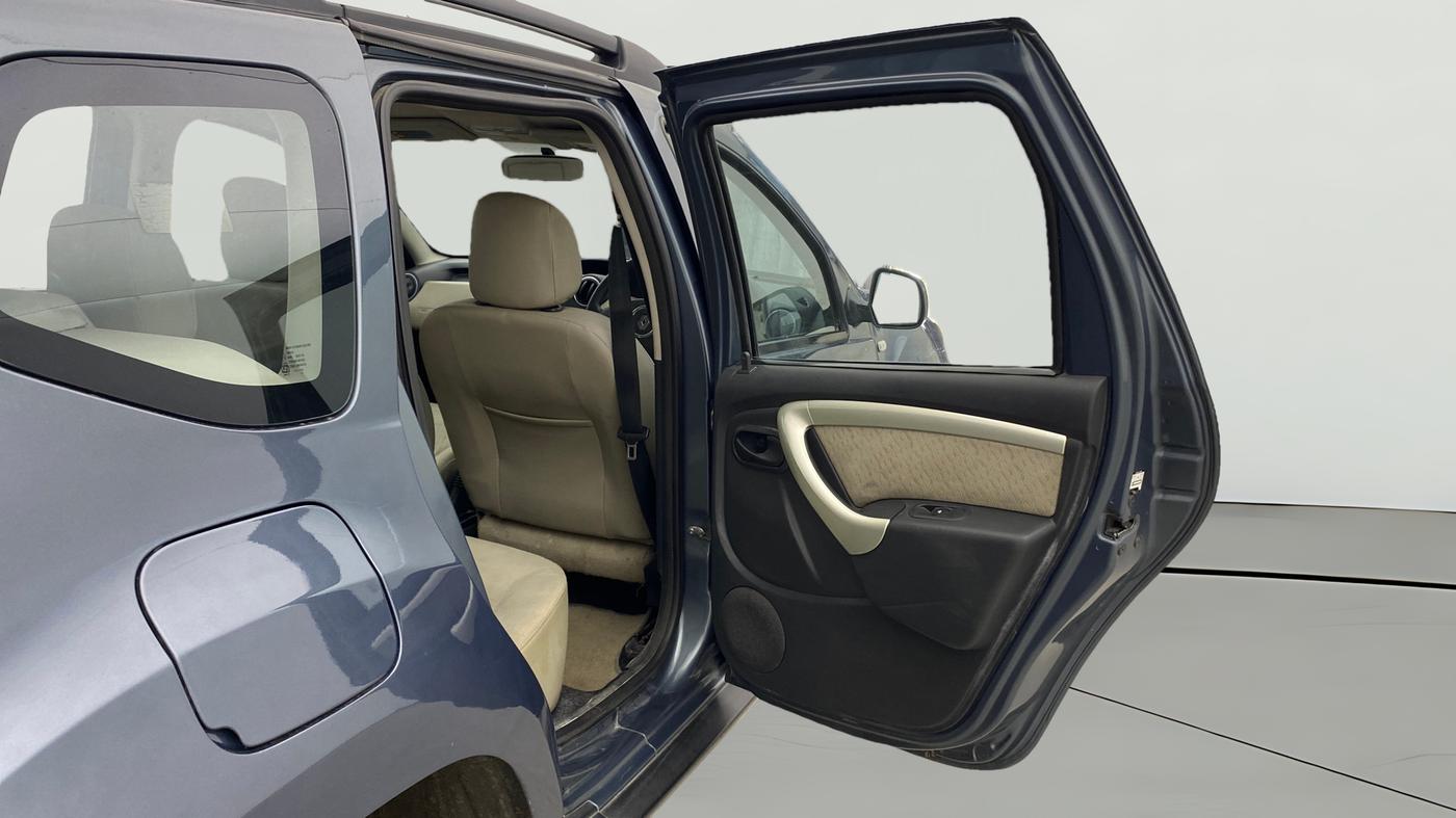 2014 Renault Duster RXE PETROL, Petrol, Manual, 57,315 km, RHS Rear Door